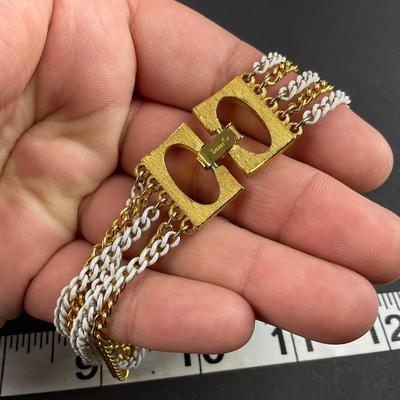 -220- TRIFARI | Gold Tone White Chunky Necklaces | Marked