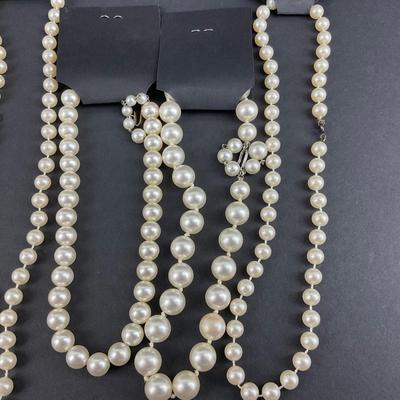 -221- COSTUME JEWELRY | Assorted Pearl Necklaces