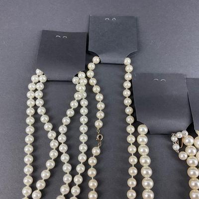 -221- COSTUME JEWELRY | Assorted Pearl Necklaces