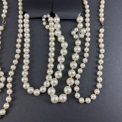 -221- COSTUME JEWELRY | Assorted Pearl Necklaces