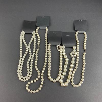 -221- COSTUME JEWELRY | Assorted Pearl Necklaces