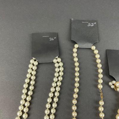 -221- COSTUME JEWELRY | Assorted Pearl Necklaces