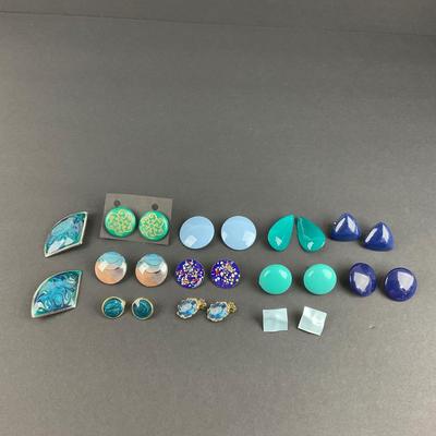 -226- COSTUME JEWELRY | Assorted Blue Clip Earrings