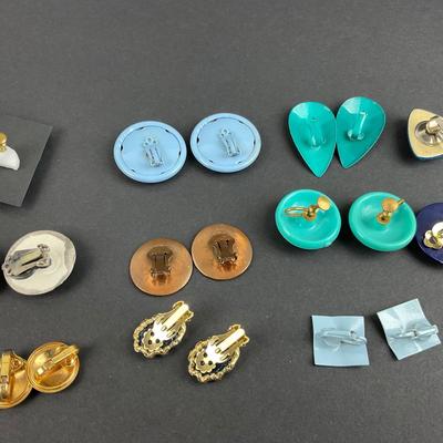 -226- COSTUME JEWELRY | Assorted Blue Clip Earrings