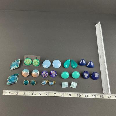 -226- COSTUME JEWELRY | Assorted Blue Clip Earrings