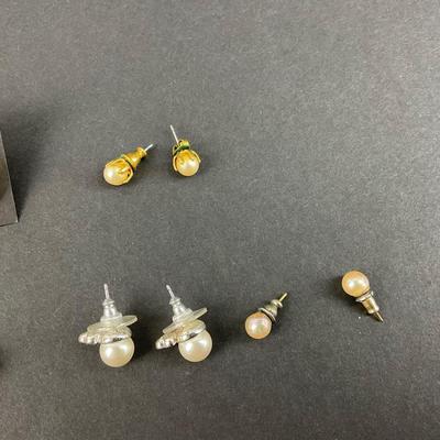-228- COSTUME JEWELRY | Assorted Pearl Accent Earrings