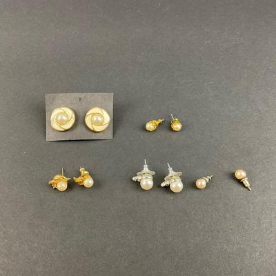 -228- COSTUME JEWELRY | Assorted Pearl Accent Earrings