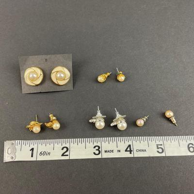 -228- COSTUME JEWELRY | Assorted Pearl Accent Earrings