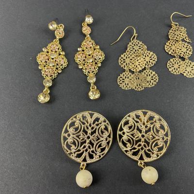 -229- COSTUME JEWELRY | Assorted Gold Tone Earrings