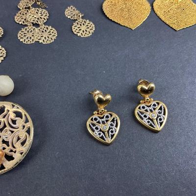 -229- COSTUME JEWELRY | Assorted Gold Tone Earrings