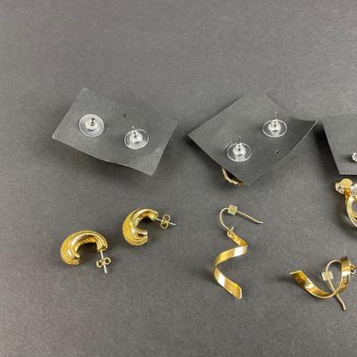 -230- COSTUME JEWELRY | Gold Tone Assorted Earrings