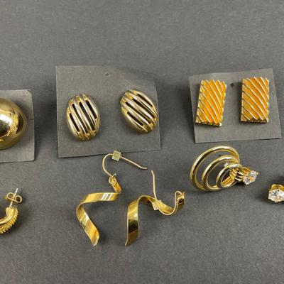 -230- COSTUME JEWELRY | Gold Tone Assorted Earrings