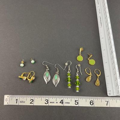 -231- COSTUME JEWELRY | Assorted Green Earrings