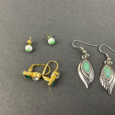 -231- COSTUME JEWELRY | Assorted Green Earrings