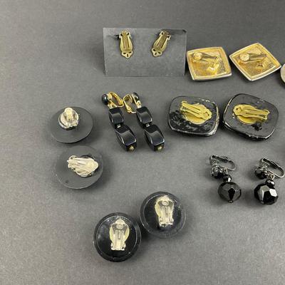 -240- COSTUME JEWELRY | Assorted Dark Colored Clip Earrings