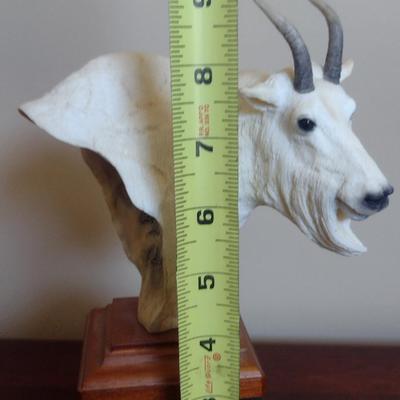 Mountain High Mill Creek Studios Mountain Goat Bust Figurine on Wood Base- Approx 9" Tall