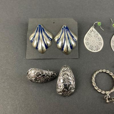 -242- COSTUME JEWELRY | Assorted Silver Tone Earrings