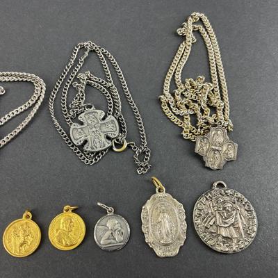 -247- JEWELRY | Assorted Religious Pieces