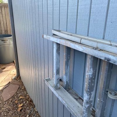 26’ ALUMINUM EXTENSION LADDER AND SAWHORSE STANDS