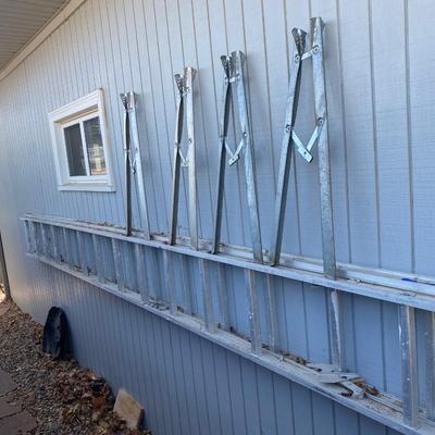 26’ ALUMINUM EXTENSION LADDER AND SAWHORSE STANDS