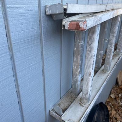 26’ ALUMINUM EXTENSION LADDER AND SAWHORSE STANDS