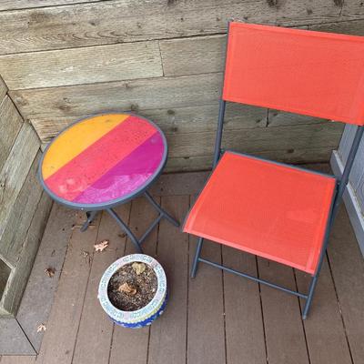 FOLDING CHAIR, MATCHING TABLE, & COLORFUL CERAMIC POT