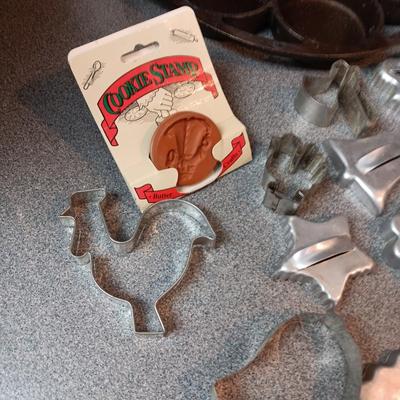 CAST IRON BISCUIT/MUFFIN PAN, COOKIE CUTTERS AND PIE PANS