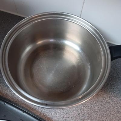 HOMEMAKERS GUILD COOKWARE