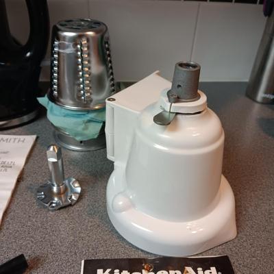 KITCHENAID ROTOR VEGETABLE SLICER ATTACHMENT, BELLA ELECTRIC KETTLE & A STEAMER