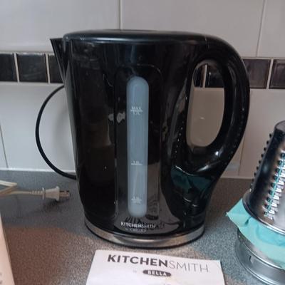 KITCHENAID ROTOR VEGETABLE SLICER ATTACHMENT, BELLA ELECTRIC KETTLE & A STEAMER