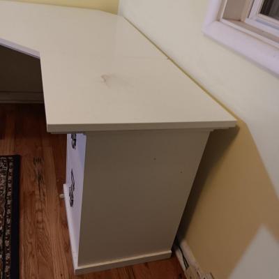 CORNER DESK/PROJECT TABLE WITH 2 BASES THAT HAVE DRAWERS