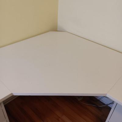 CORNER DESK/PROJECT TABLE WITH 2 BASES THAT HAVE DRAWERS