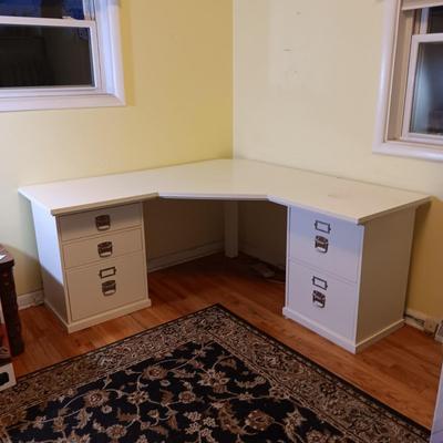 CORNER DESK/PROJECT TABLE WITH 2 BASES THAT HAVE DRAWERS