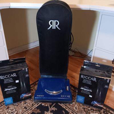 RICCAR SUPRALITE VACUUM WITH MANY EXTRA BAGS