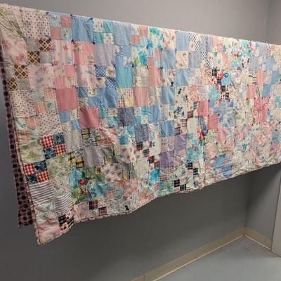 Approx 80" x 69" Vintage Hand Made Quilt