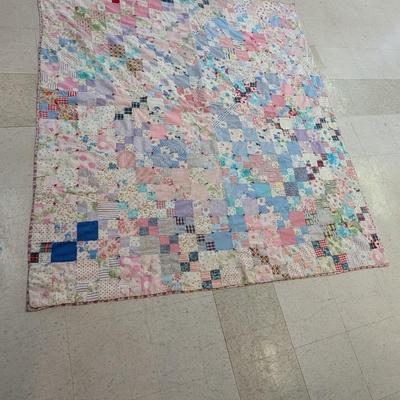 Approx 80" x 69" Vintage Hand Made Quilt