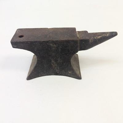 Vintage Forged Iron Anvil 6 3/4"