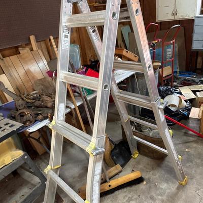 Extendable ladder
