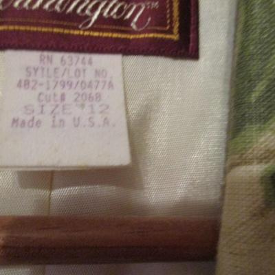Woman's Business Clothing Suits Shirts & Jackets Size 12/14 & M/L Some Brands Included Kasper Blaine Trump Le Suit Lord...