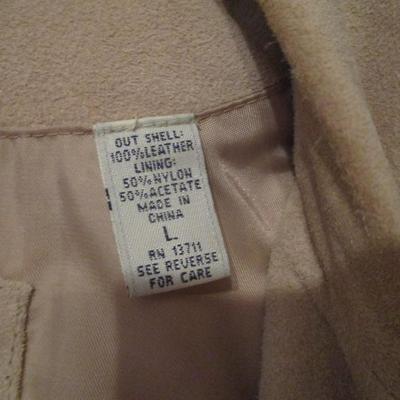 Woman's Business Clothing Suits Shirts & Jackets Size 12/14 & M/L Some Brands Included Kasper Blaine Trump Le Suit Lord...