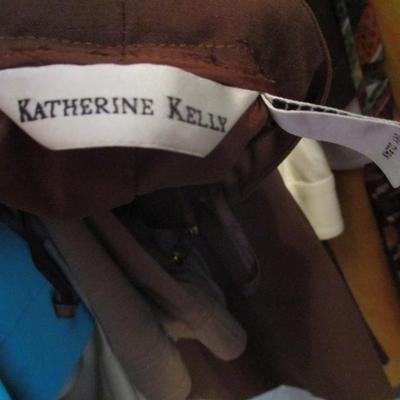 Woman's Casual/Business Clothing Suits Shirts & Jackets Size 12/14 & M/L Some Of The Brands Include Jones New York Kate Hill...