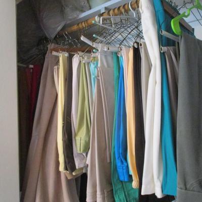 Woman's Casual/Business Clothing Suits Shirts & Jackets Size 12/14 & M/L Some Of The Brands Include Kim Rogers Liz Claiborne...