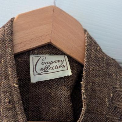 Woman's Casual/Business Clothing Suits Shirts & Jackets Size 12/14 & M/L Some Of The Brands Include Le Suit Judith Hart...