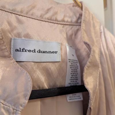 Woman's Casual/Business Clothing Suits Shirts & Jackets Size 12/14 & M/L Some Of The Brands Include Ralph Lauren Jones NY...