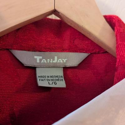 Woman's Casual/Business Clothing Suits Shirts & Jackets Size 12/14 & M/L Some Of The Brands Include Ralph Lauren Jones NY...