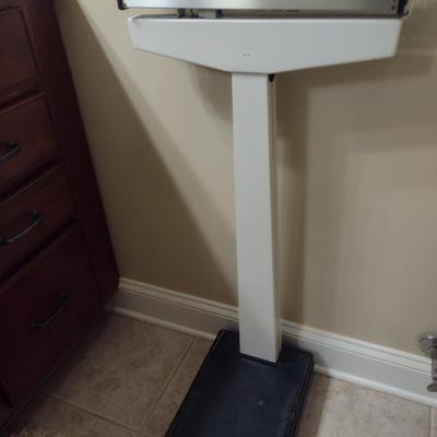 Healthometer Upright Bathroom Scale- 350 lb Capacity
