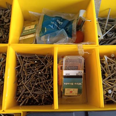 HARDWARE IN PORTABLE ORGANIZER