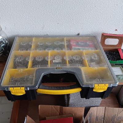 HARDWARE IN PORTABLE ORGANIZER