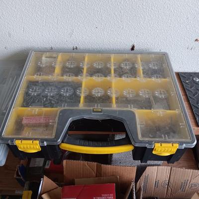 HARDWARE IN PORTABLE ORGANIZERS (2)