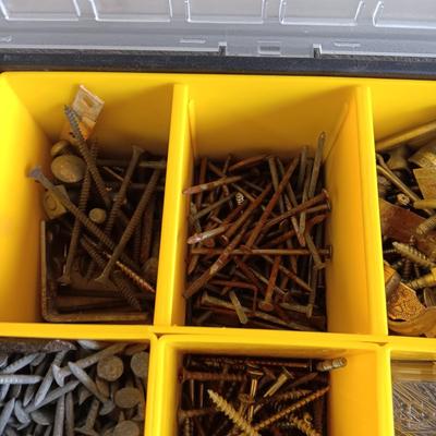 HARDWARE IN PORTABLE ORGANIZERS (2)